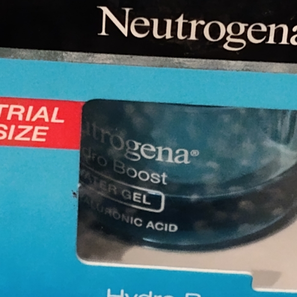 NWT! Neutrogena Hydro Boost (.5oz) - Picture 2 of 3